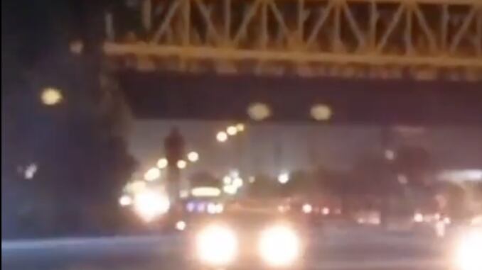 ¡De terror! Lo que decía el panfleto en el cuerpo colgado en un puente de Vía a Daule, norte de Guayaquil