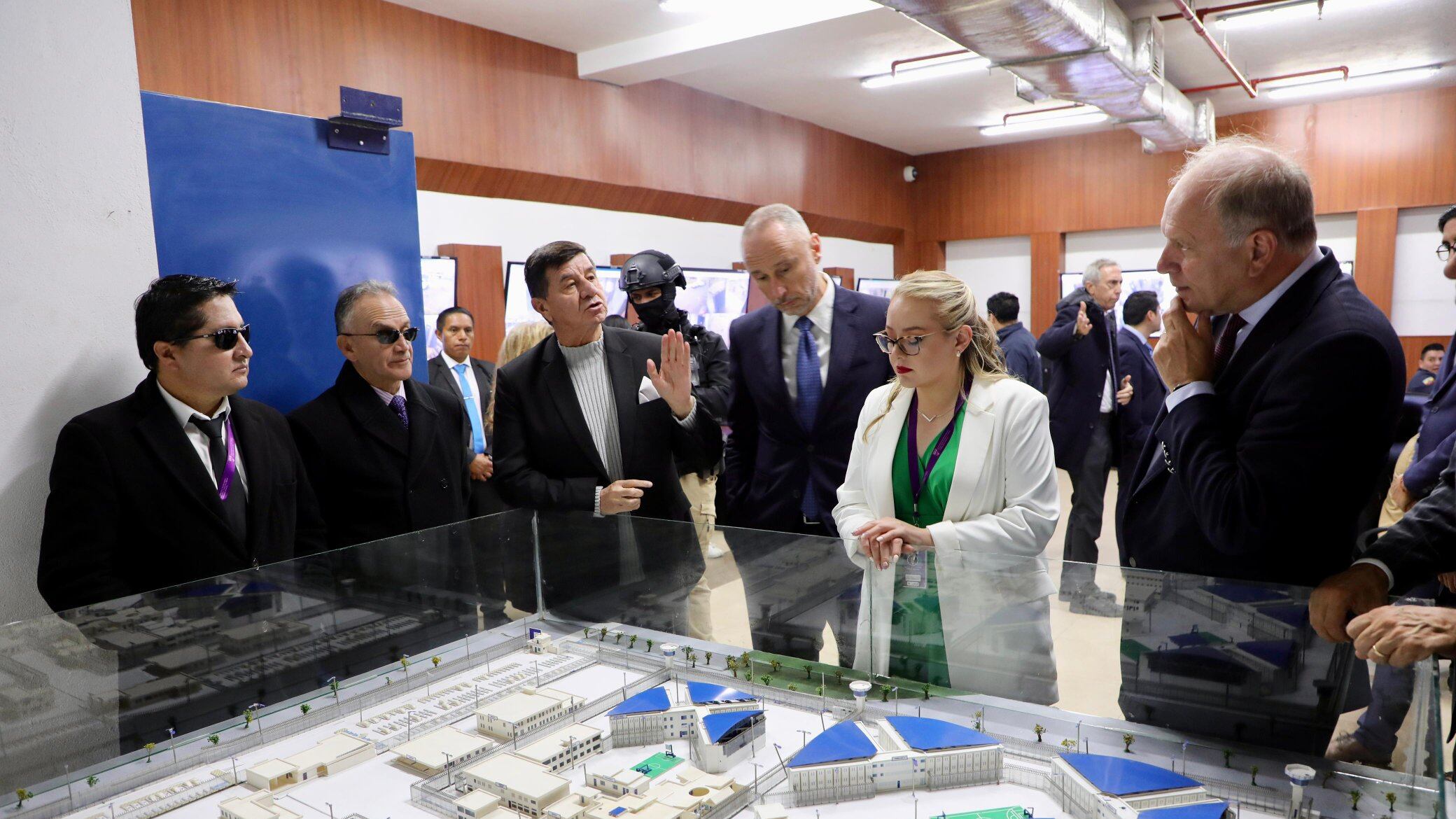 La Unión Europea entrega a Ecuador drones para la vigilancia de sus cárceles