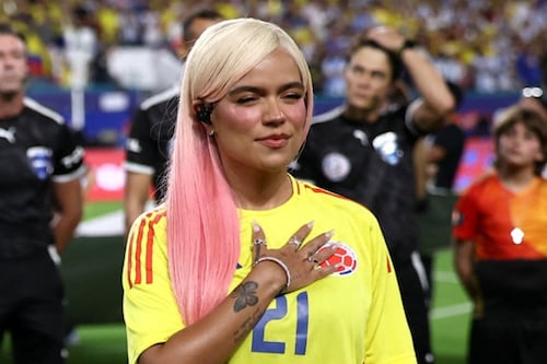 ¿Peor que Karol G? Así interpretó una nominada al Grammy el himno de Estados Unidos