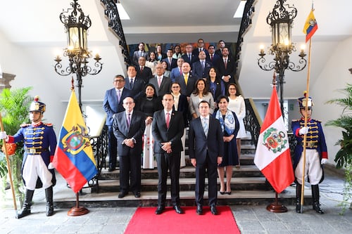 Noboa y Jerí acuerdan en gabinete binacional reforzar las fronteras con apoyo tecnológico