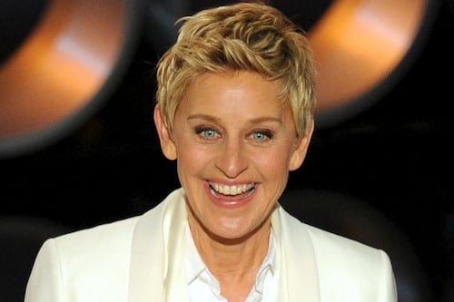 Ellen DeGeneres se toma con humor acusaciones de maltrato y lo aprovecha en su nueva rutina: “Soy mala, vieja y gay”