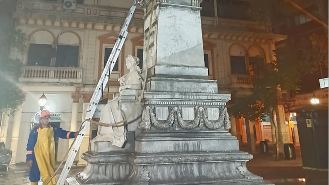 En las tareas se incluyó la limpieza y mantenimiento de monumentos.