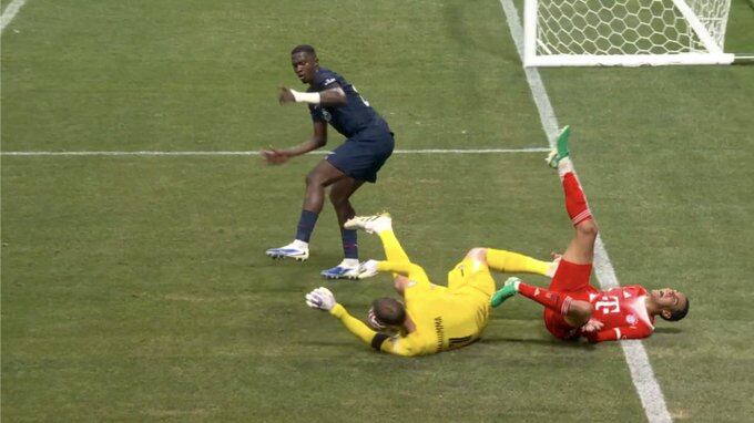 Jamal Musiala se lesiona en una jugada con Pacho y Donnarumma