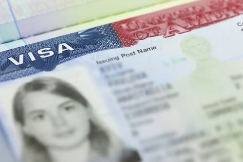 Menores de 14 años y adultos mayores sí deben presentarse a la entrevista para la visa americana