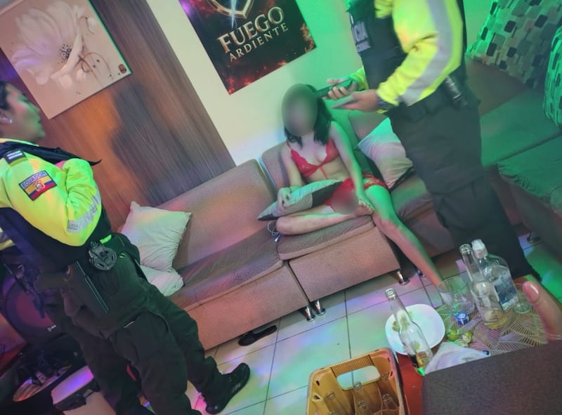 Clausuran night club clandestino en el norte de Quito: hallan a menor reportada como desaparecida. Foto: AMC