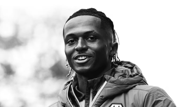 Futbolista pierde la vid en un accidente con su auto cuando volvía de jugar un partido