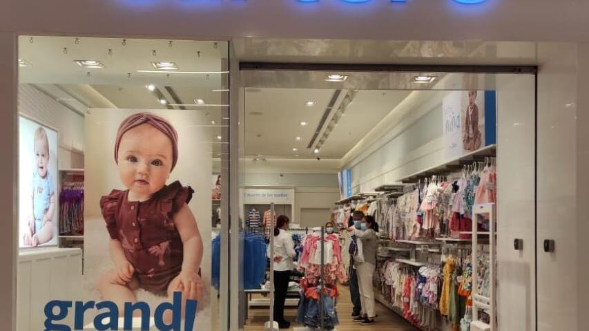 La tienda está ubicada en el Centro Comercial Riocentro Shopping Quito.