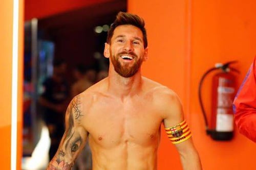 FOTO: Messi se tatúa beso de Antonella en zona íntima