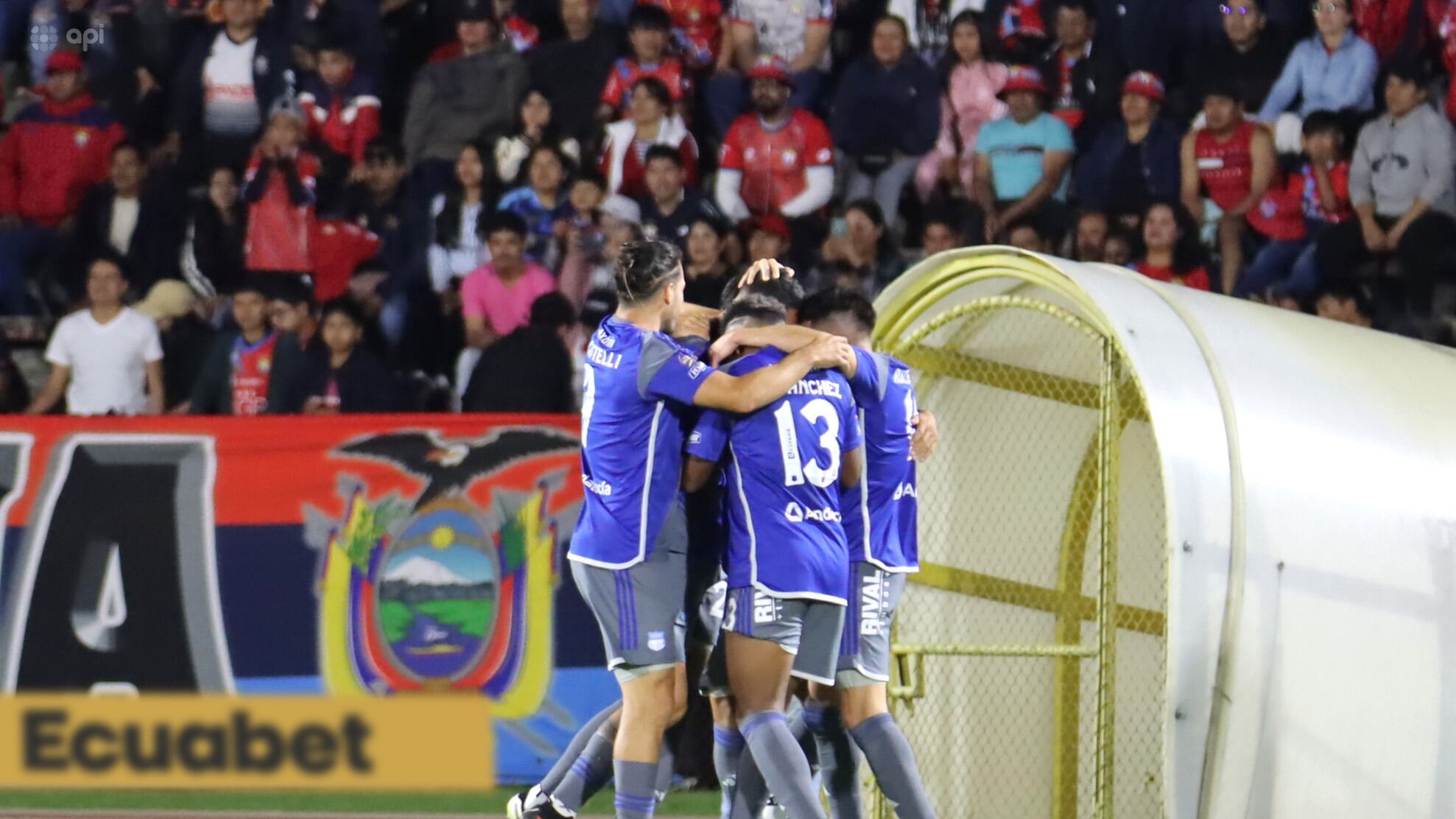 Emelec festeja su gol ante El Nacional