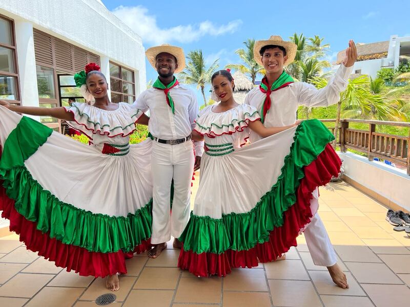 Diversión en Decameron Mompiche