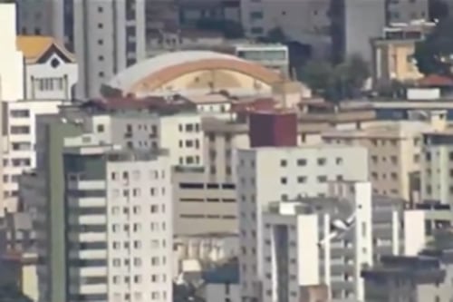 Avioneta se estrella contra un edificio en Brasil: video muestra el momento tras el impacto