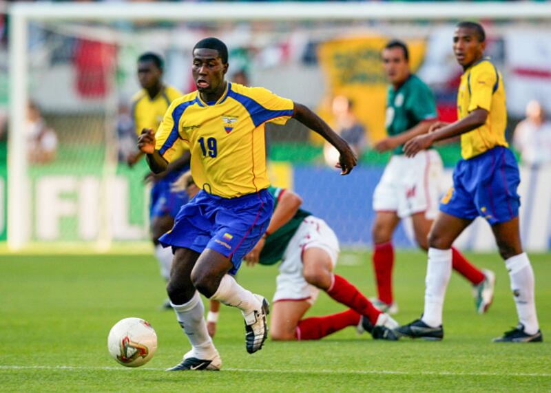 Edison Méndez en su partido ante México en Corea Japón 2002