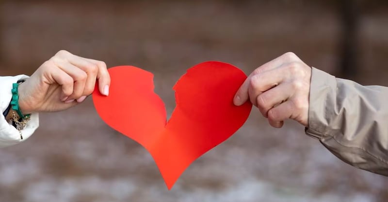Los 3 signos del zodiaco a los que les van a romper el corazón en abril