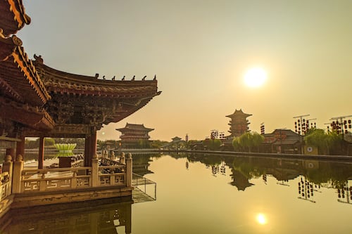 Becas del Gobierno Chino 2026–2027: convocatoria abierta para ecuatorianos interesados en estudiar idioma mandarín