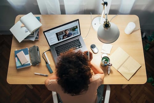 Senescyt ofrece 1.000 becas para maestrías virtuales: Estos son los requisitos y así puedes postular