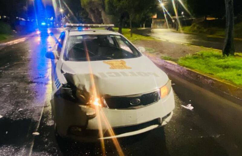 Persecución de los delincuentes en vehículo sin placas