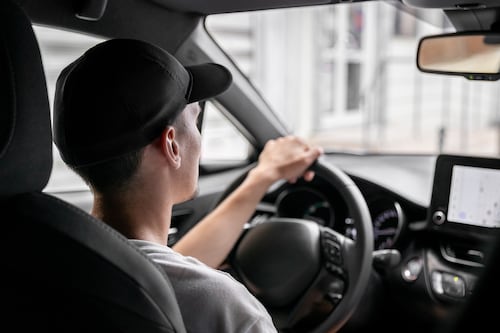 A un conductor de taxi por app intentaron robarle su auto con un arma en el norte de Quito