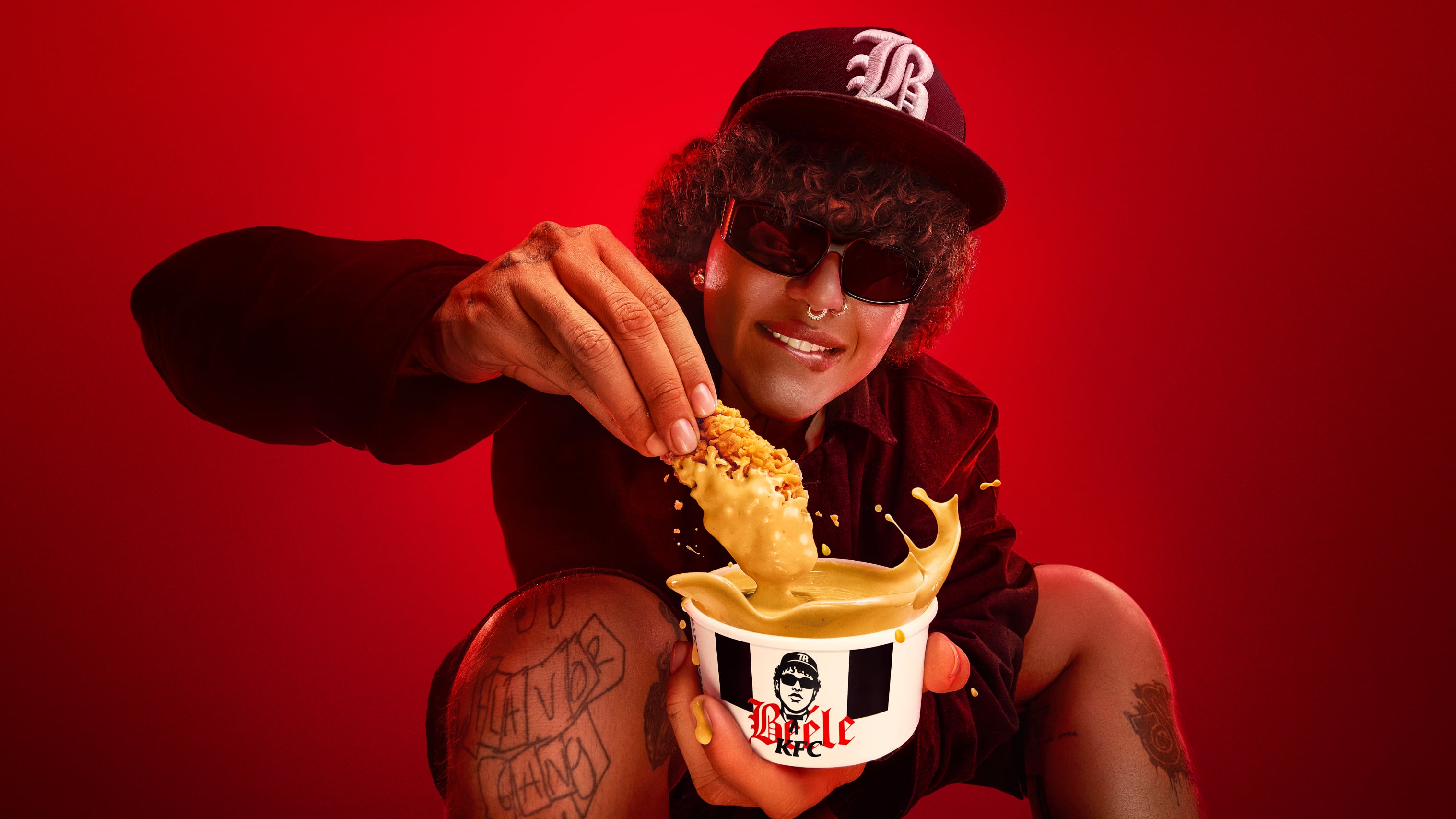 KFC lanza nuevo bucket de salsas en Ecuador