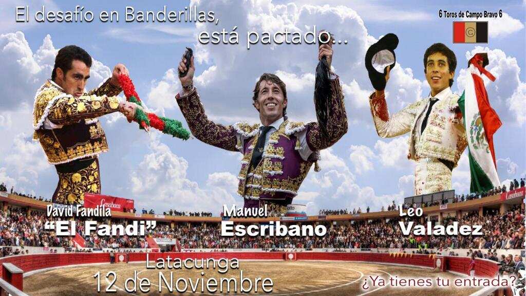 Un duelo de toreros banderilleros en el ruedo de la plaza de Latacunga