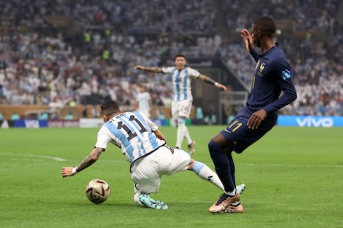 Exárbitro FIFA reclama con todo: “Segundo partido donde le sancionan un penal inexistente para Argentina”