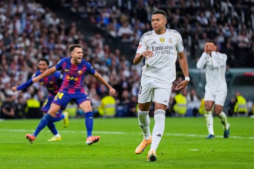 El Real Madrid se llevó el ‘Clásico’ al vencer al Barcelona en el Bernabéu
