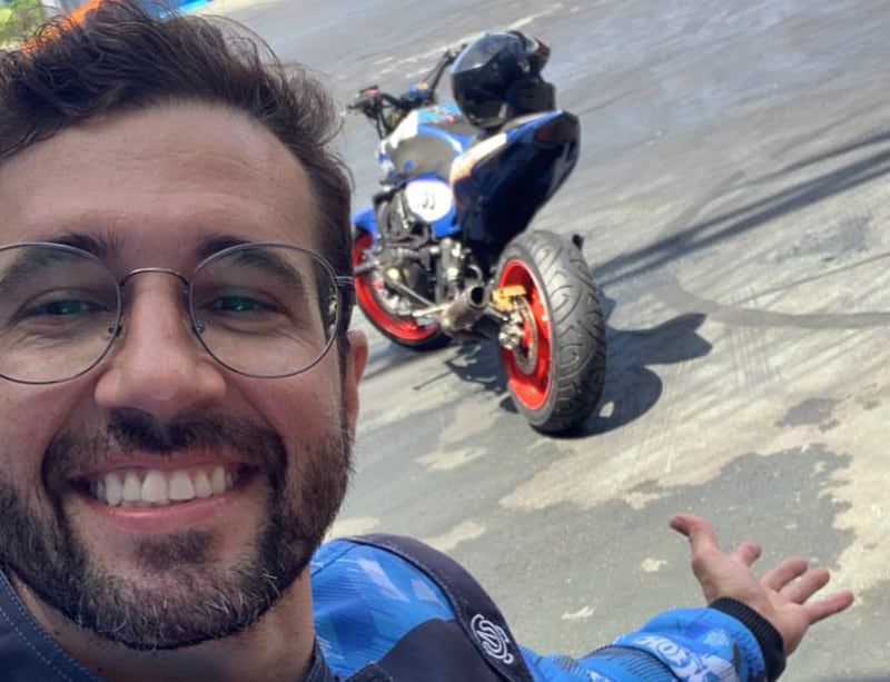 Lurrique Ferrari sufre accidente fatal en Hot Wheels Epic Show.