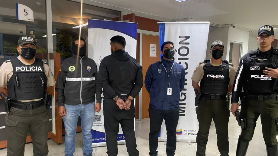 Capturan en el sur de Quito a extranjero con boleta de captura por asesinato, narcotráfico y tráfico de armas