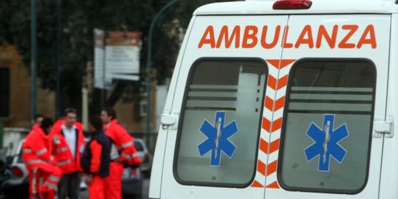 Edificio en Milán donde un intento de suicidio terminó con la vida de una vecina de 83 años.
