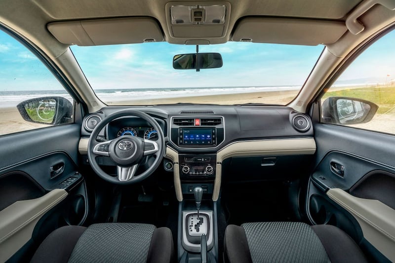 Interior del Toyota Rush