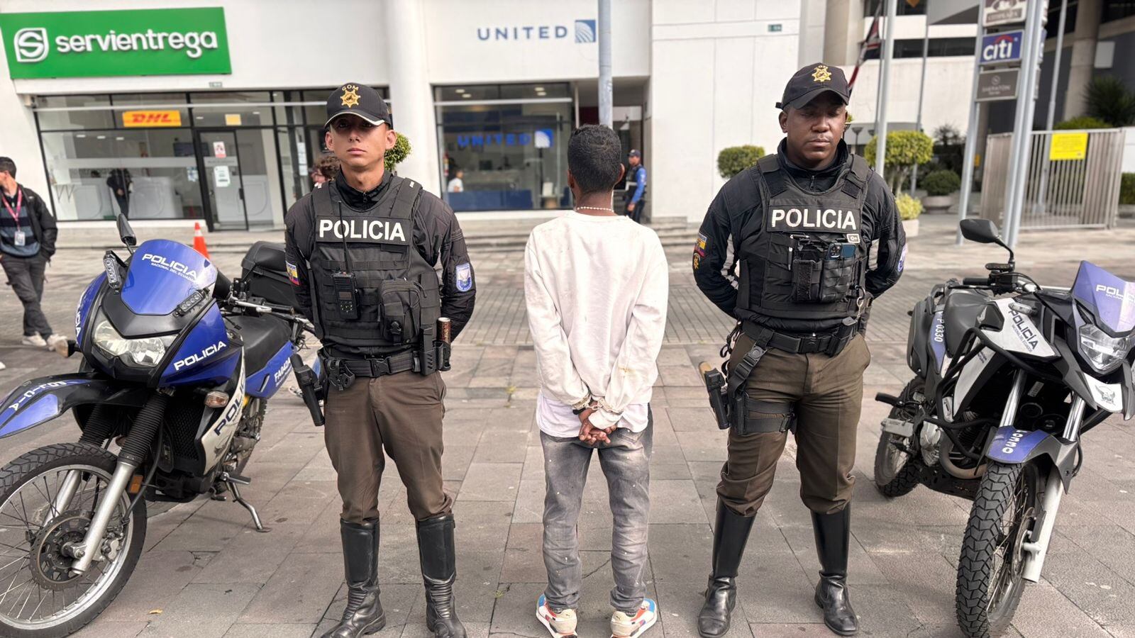 Así fue como ubicaron a sujeto que asaltó un bus con cuchillo en el norte de Quito