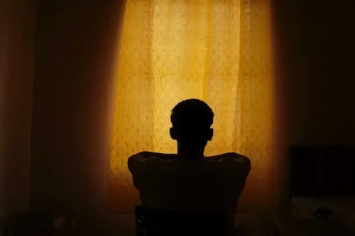 Fue de Quito a Manta para pasar las vacaciones con su padre y su tío político la abusó