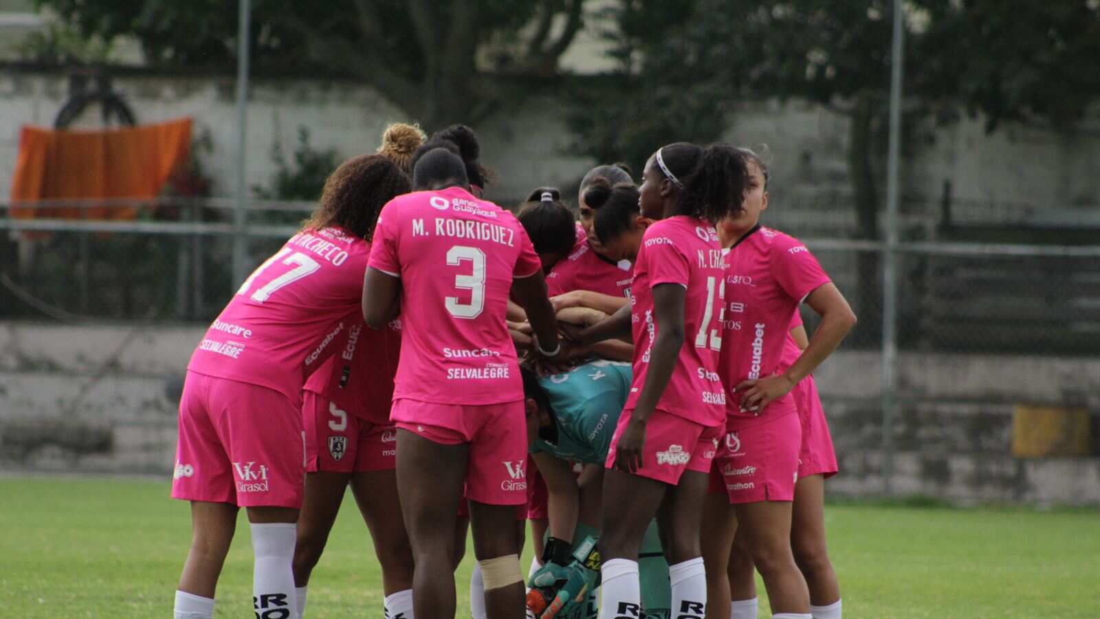 Dragonas IDV en partido en la Superliga Femenina