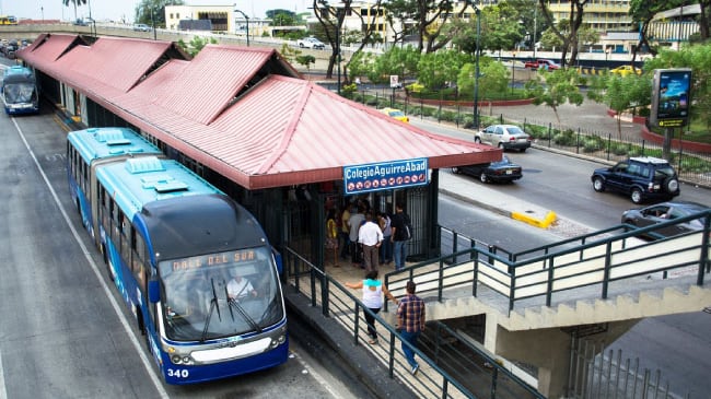 Sujeto acusado de abusa de una menor al interior de la Metrovía en Guayaquil, fue procesado.