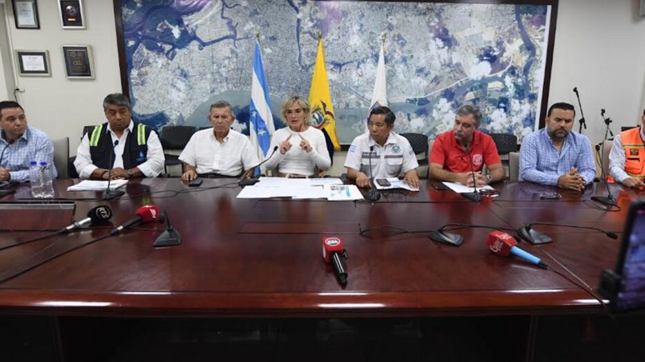 El COE Cantonal de Guayaquil se reunió ayer.