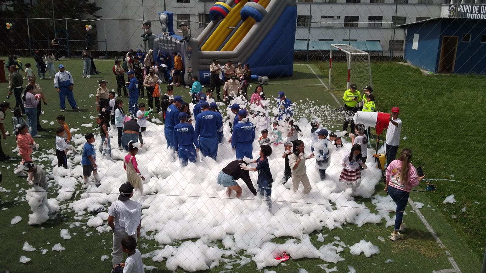 Vacaciones divertidas con Paquito Policía