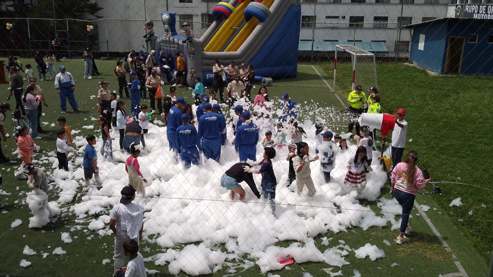 Vacaciones divertidas con Paquito Policía