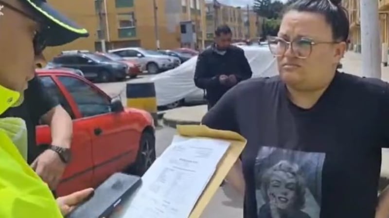 Exfuncionaria de Migración cobraba sobornos a pasajeros en Bogotá.