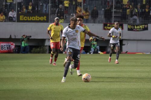 El duro mensaje de la hinchada contra jugadores y cuerpo técnico de Barcelona SC