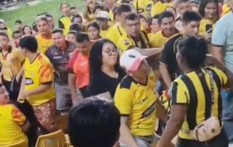 La derrota de Barcelona Sporting Club en la Copa Libertadores no solo dejó un mal resultado deportivo, sino que también desató un escándalo viral en redes sociales.