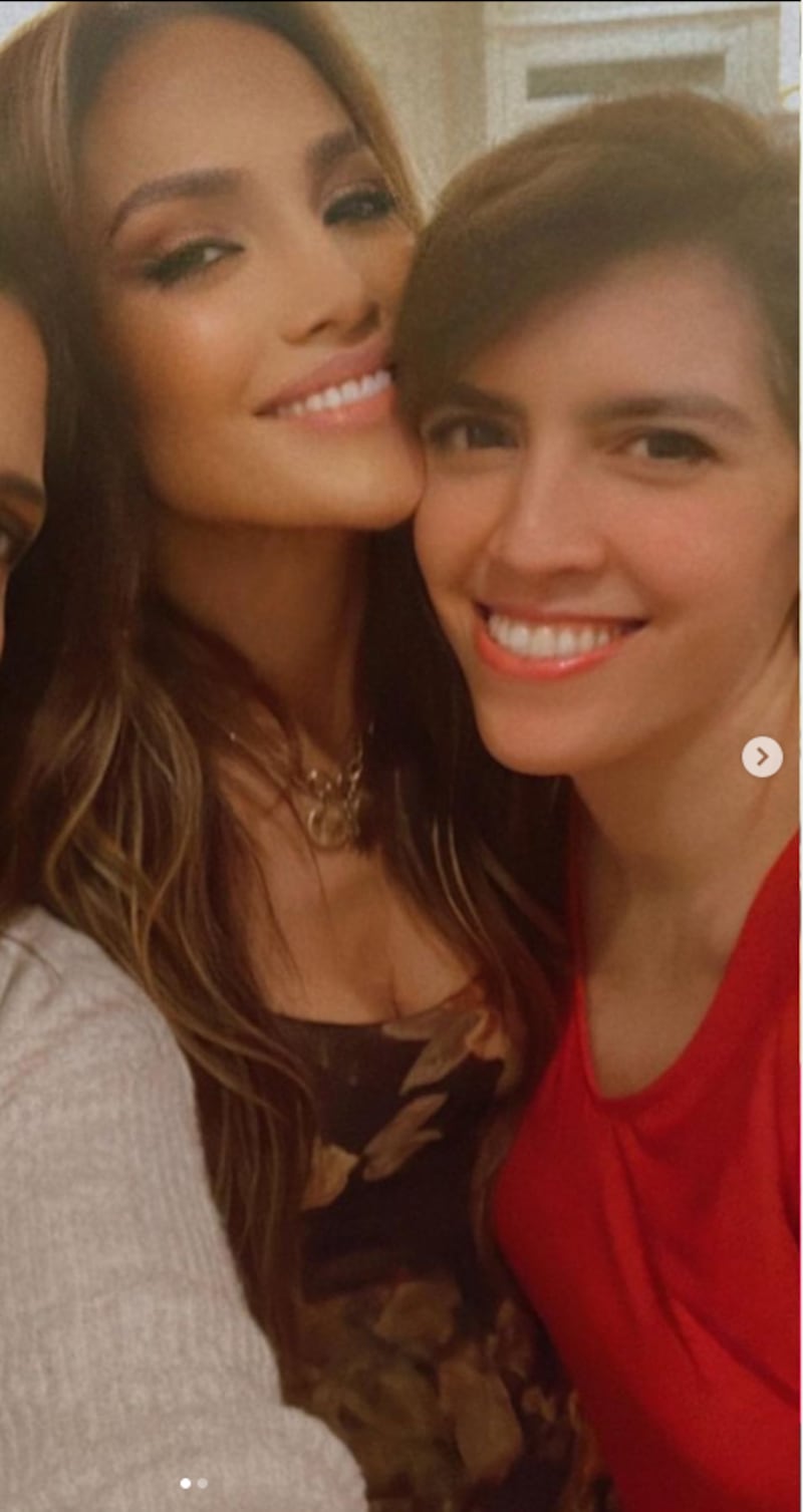 Leslie López hermana de la cantante JLO