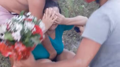 Novio fingió estar muerto para pedir matrimonio