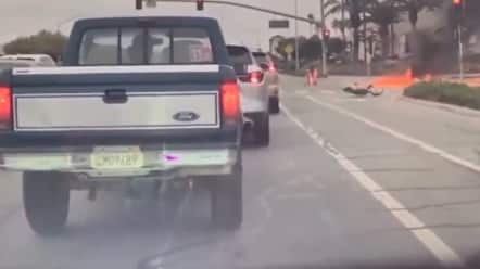 Adolescente se incendia tras chocar en Phoenix.