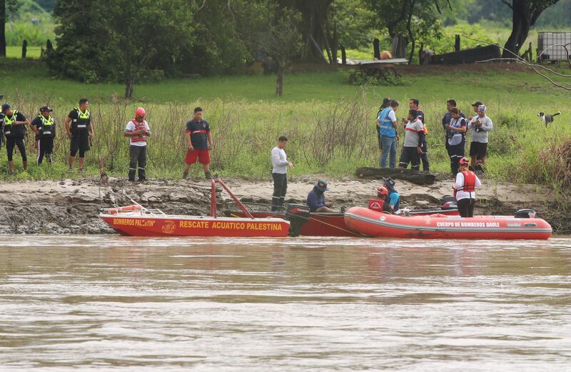 Daule: Buscan a víctimas tras el colapso de puente