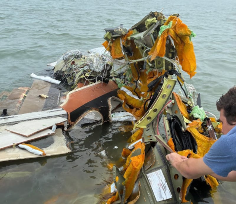 Restos de la aeronave de la Marina mexicana localizada en aguas cercanas a Galveston