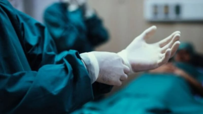 Adolescente pierde la vida tras recibir un “chupón” en el cuello