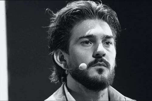 El actor mexicano James Hollcroft fue encontrado sin vida