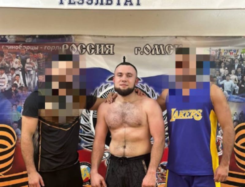 Luchador ruso de MMA golpeó a su esposa y le fracturó la nariz por, mala limpieza