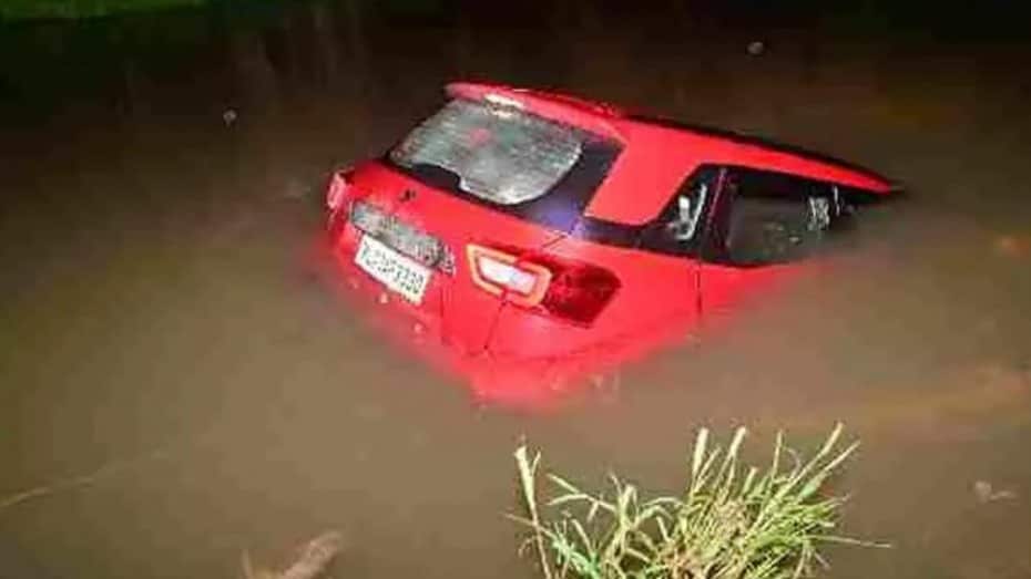 El conductor manejaba de noche