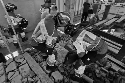 Colapso de una pared en obra deja un fallecido y tres heridos en el norte de Quito