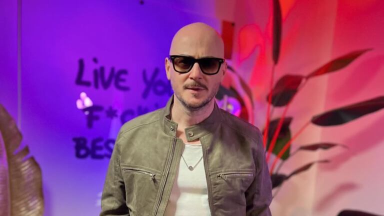 Andrej Gjorgieski, cantante murió tras intentar salvar a sus fans de un incendio en una discoteca